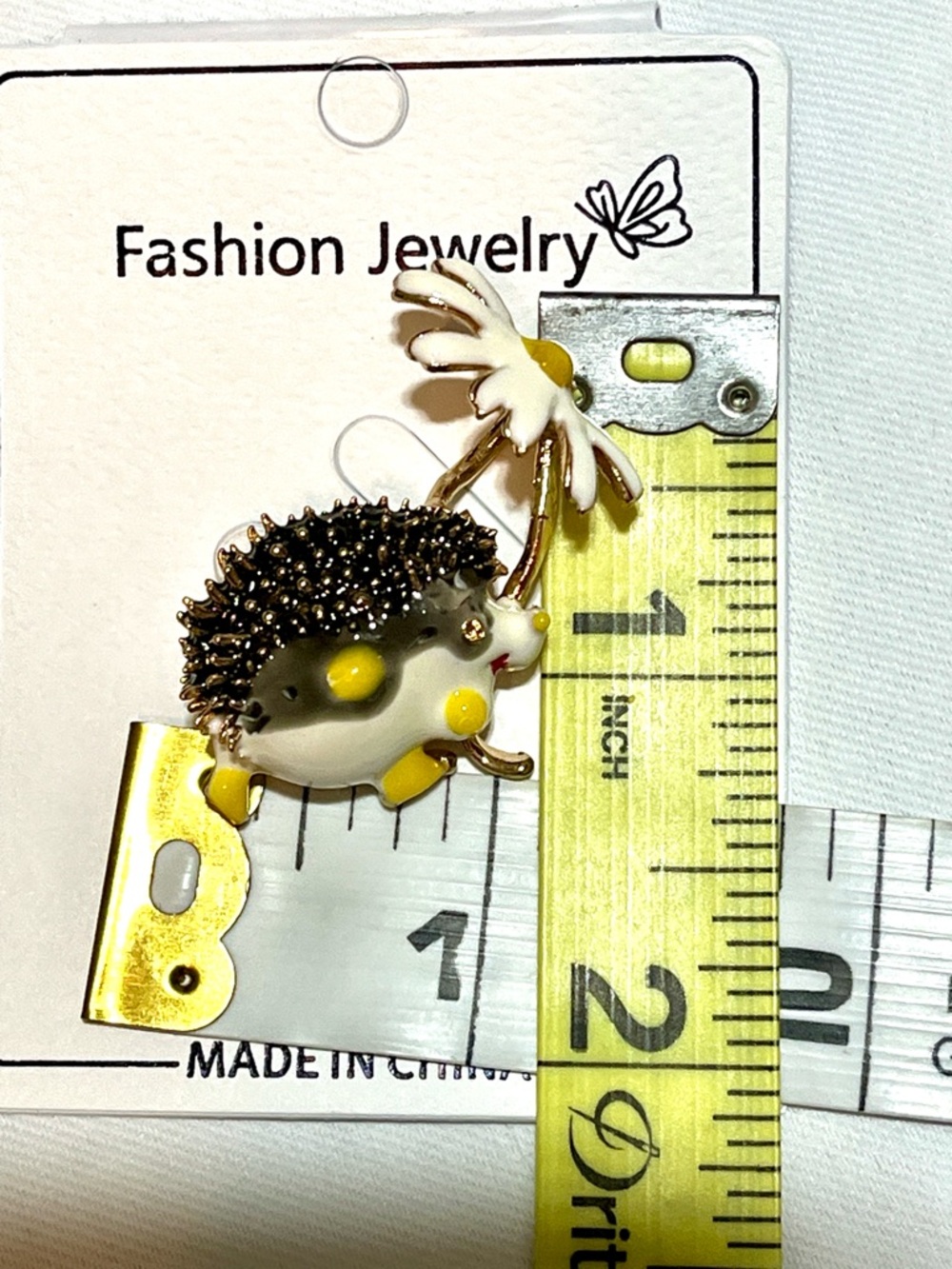NEW Enameled Hedgehog Daisy Brooch Pin 🦔🌼 Gold Tone Cute Animal Jewelry - Picture 5 of 7